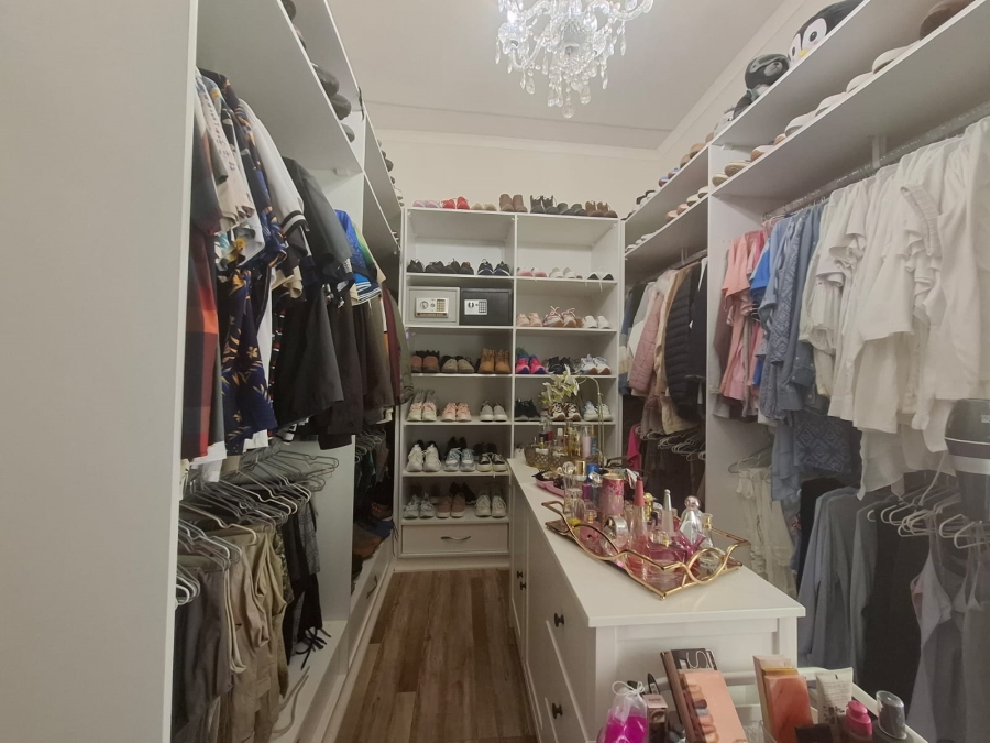 5 Bedroom Property for Sale in Villiers Free State